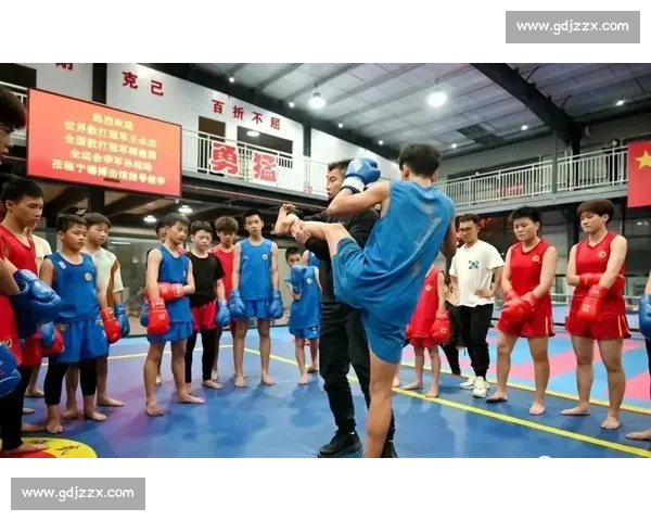 以太极vs散打为核心的传统武学与现代实战碰撞之争理念与规则深度对比解析