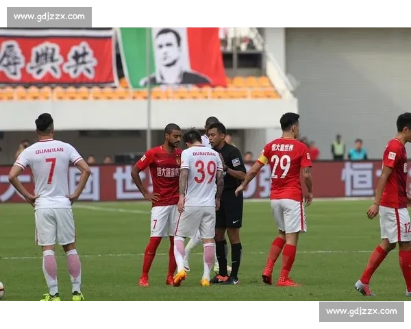 巅峰对决再起波澜 权健迎战恒大谁能主宰中超焦点之夜赛场风云